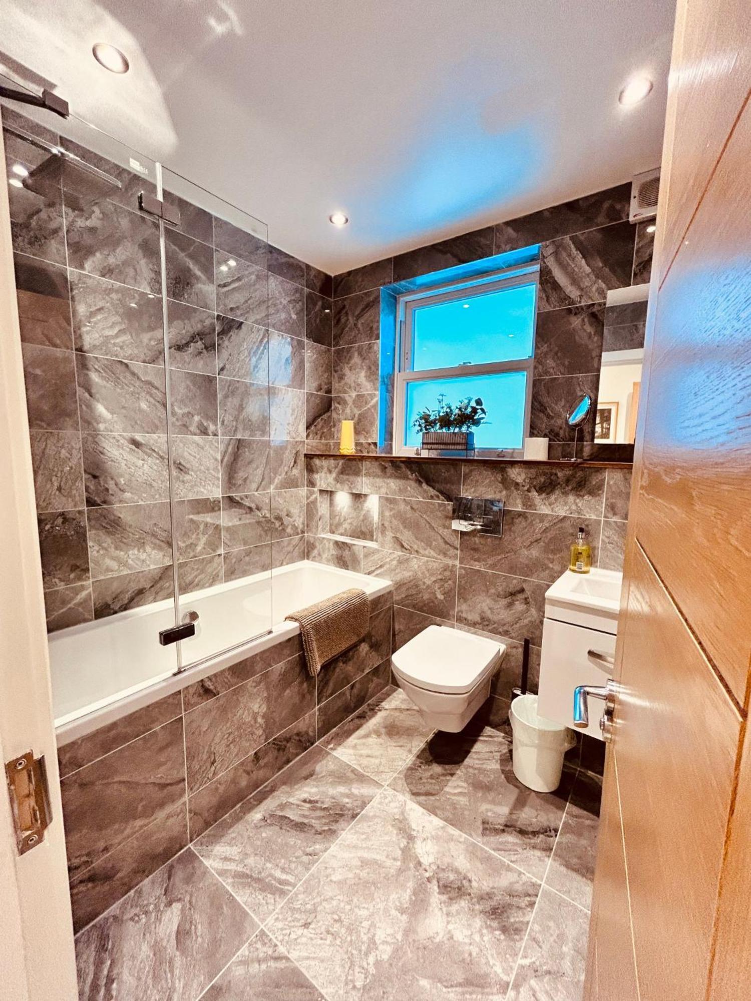 לונדון Stunning Spacious B.Apt. Slps.4 מראה חיצוני תמונה