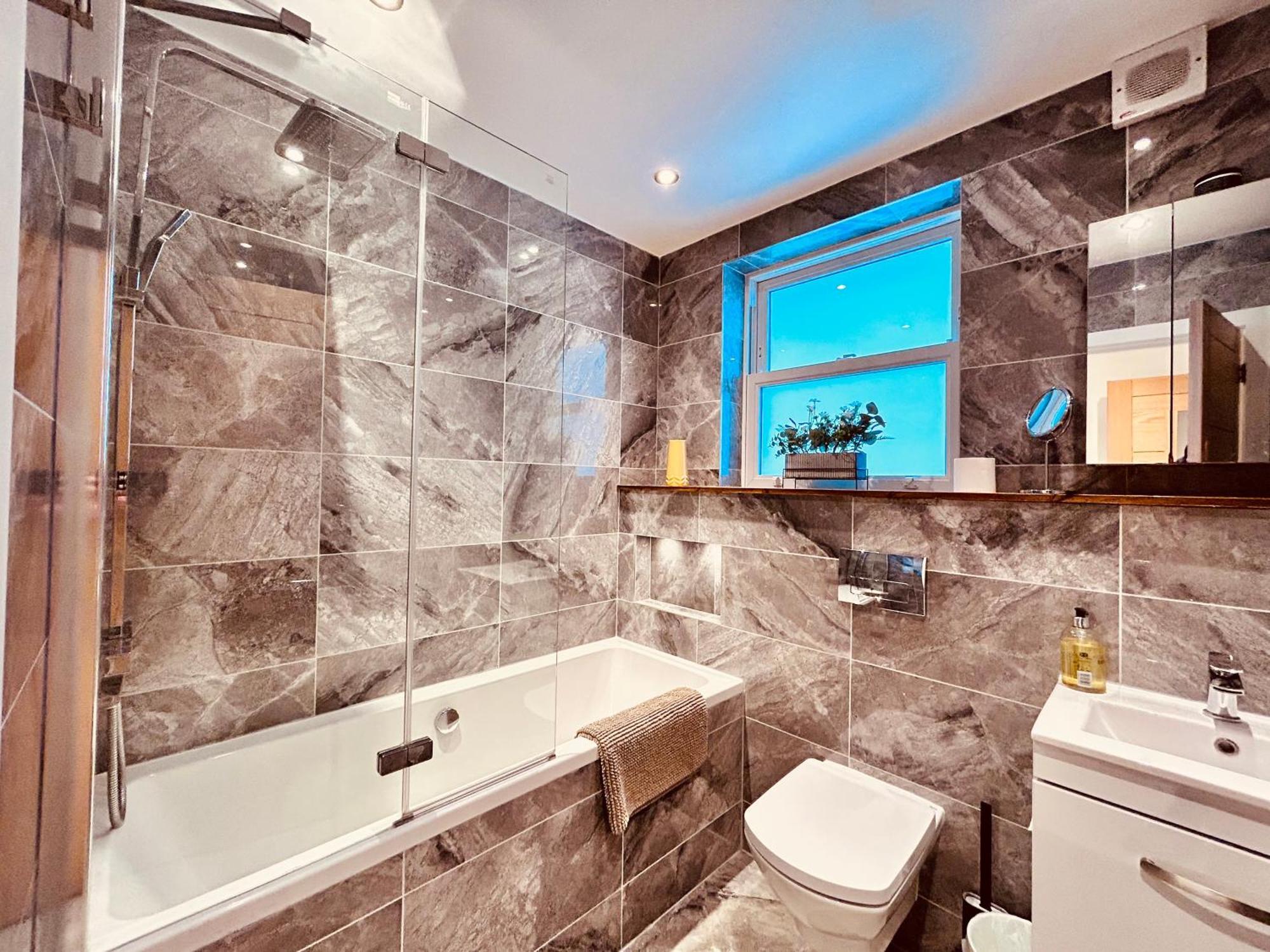 לונדון Stunning Spacious B.Apt. Slps.4 מראה חיצוני תמונה