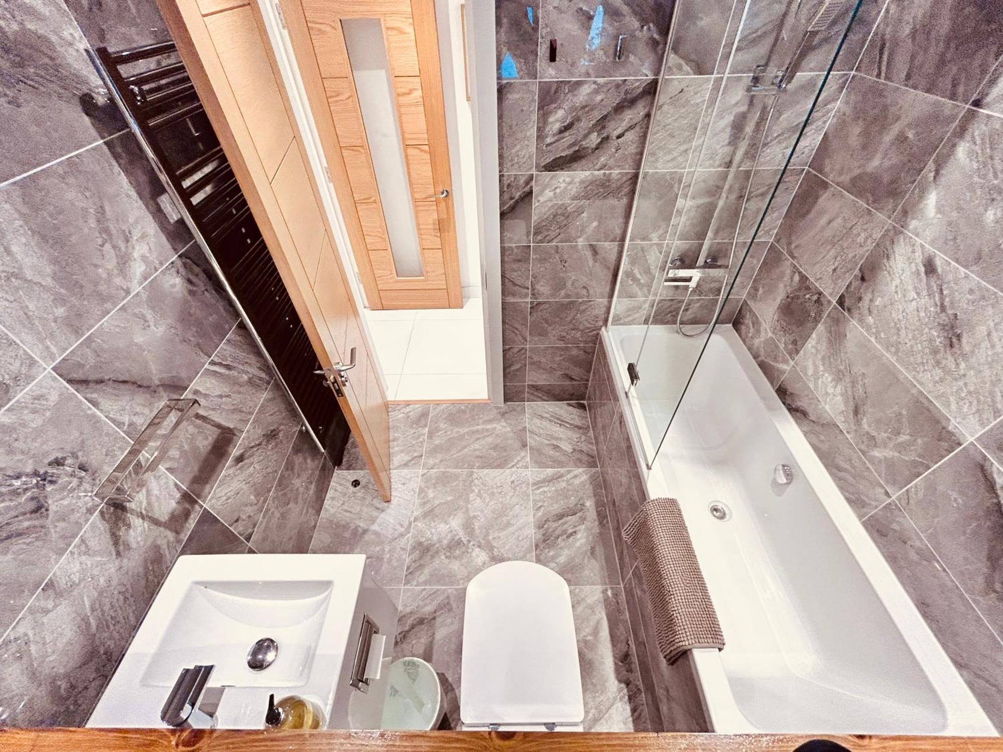לונדון Stunning Spacious B.Apt. Slps.4 מראה חיצוני תמונה